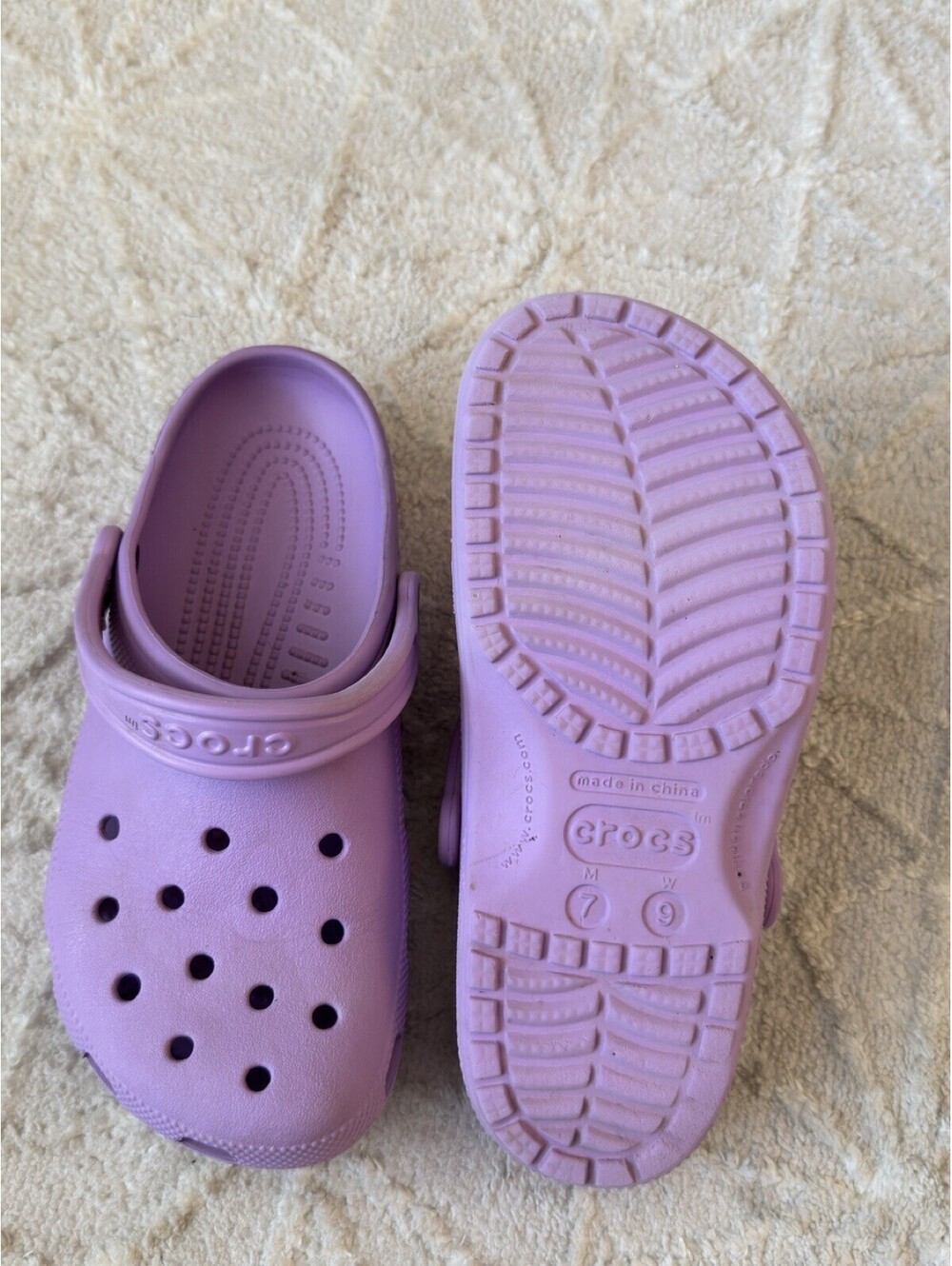 Crocs Classic Slip On Comfort Clog Unisex M7 W9 Lavender Purple Shoes